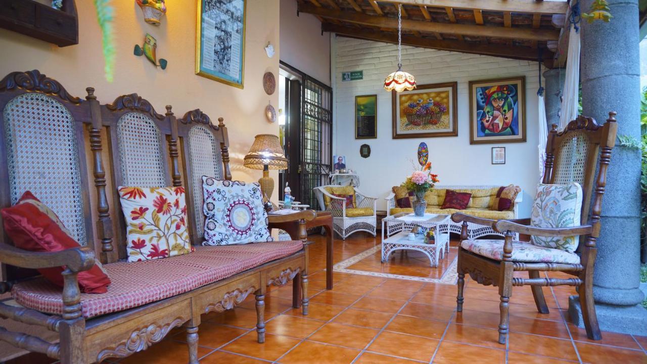 Casa Antigua * San Salvador