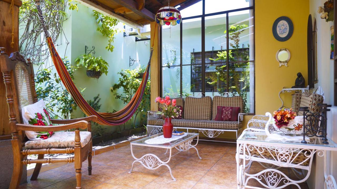 Casa Antigua * San Salvador